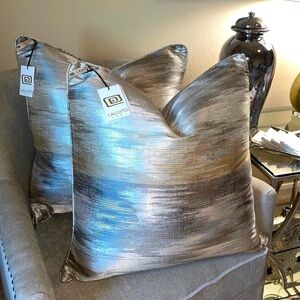 1-NWT CALLISTO HOME SILVER DESIGN DECORATIVE PILLOW Read description for details